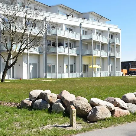 Leinenlos Im Kajueting オストゼーバート・ディアーハーゲン